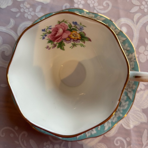 Royal Albert Enchantment 5 Piece Place Setting - Pristine - Picture 8 of 9